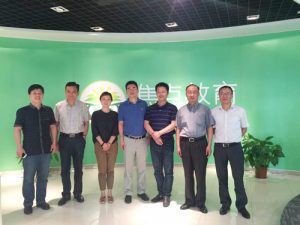 无锡市电教馆馆长顾军一行莅临焦点教育参观交流